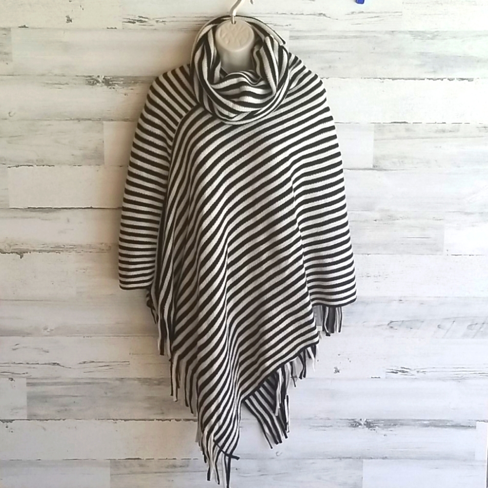 ❤️‍🔥SOLD❤️‍🔥🌻Poncho🌻 sweater poncho